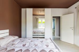 Indigo Blue Cannobio