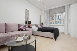 Modern Apartments with Air Conditioning in Warsaw Close to Three Parks by Renters Prestige