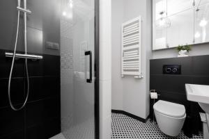 Modern Apartments with Air Conditioning in Warsaw Close to Three Parks by Renters Prestige