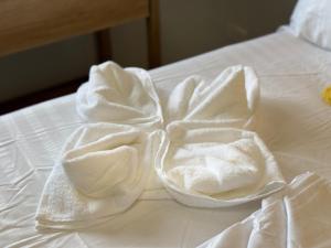 Deluxe Room with Parking in Red Residences Chino Roces Ave, Makati by Prime Stay