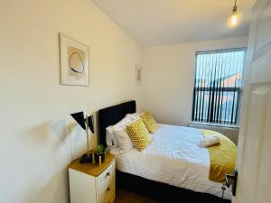 Bright 5-Bedroom Apartment in the Heart of the City