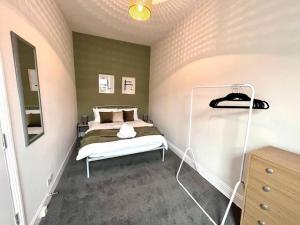 4 bedroom 10 mins to city