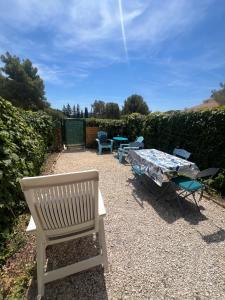 Studio proche mer avec jardinet