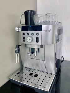 Modern Central Leiden Family Apt - Sleeps 6 and Baby