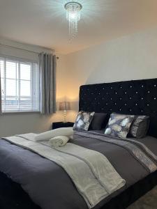 Sheffield Boutique Cosy 3-bed Home