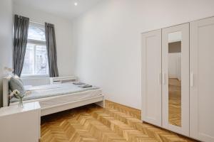 Luxurious Downtown Family Suite