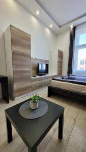 Arena flat, free street parking