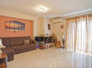 The Cozy Penthouse Spacious Reno Fully Equipt Apt - 3hvězdičkové hotely ve městě Pireus