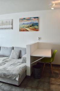 Modern 1-Bedroom Condo