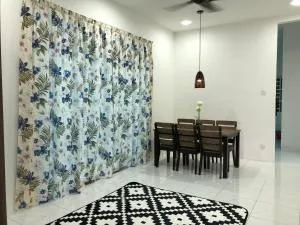 Aisy Guest House - MUSLlM Only - Kampung Sentang