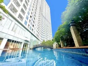 Cozy Studio Apartment Venetian at Grand Sungkono Lagoon Surabaya by Le Ciel Hospitality - Kedurus