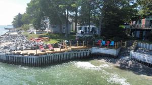 Schmidts Cove - Amazing Private Lakefront!