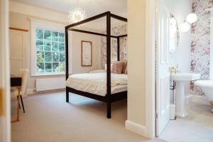 The Manor Lodge, Repton - Luxury Derbyshire Home Sleeps 14