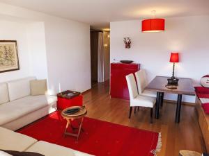 Apartment Les Arolles B12 by Interhome