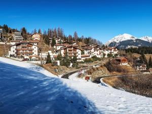 Apartment Toissa A13 by Interhome