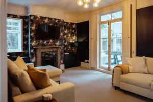 The Manor Lodge, Repton - Luxury Derbyshire Home Sleeps 14