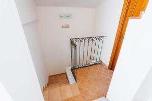 Sorrento Realty Holidays - The House in the center