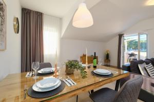 Apartments Divna