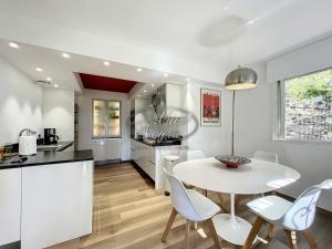 Magnifique Villa classée 4 étoiles avec piscine et vue mer à Cavalière