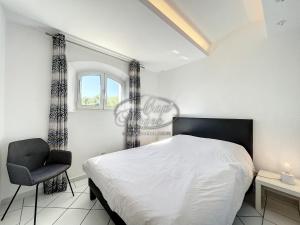 Magnifique Villa classée 4 étoiles avec piscine et vue mer à Cavalière