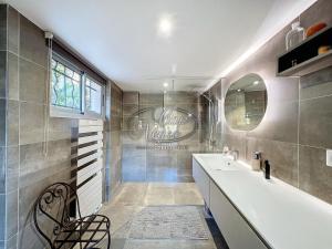 Magnifique appartement moderne en duplex 4 personnes avec terrasse et chambres vue mer à la Fossette - Le Lavandou