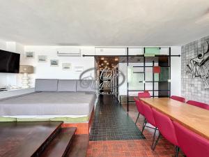 Villa pieds dans leau pour 10 personnes avec port privé et rooftop à Cavalière