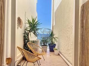 Appartement T2 vue mer, pieds dans leau avec accès direct à la plage de Cavalière - LE LAVANDOU