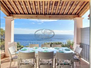 Maison vue mer pour 8 personnes au Rayol