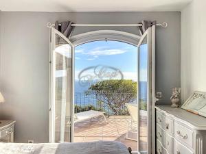 Maison pour 8 personnes classée 3 étoiles avec 2 terrasses vue mer au Canadel