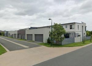 Modern Elegance Near Lakes Train Parks and Beaches