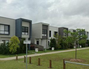 Modern Elegance Near Lakes Train Parks and Beaches