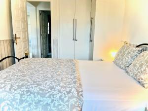 Cosy Flat near Golf Club - Heated Pool, Terrace, Garden, Wi-Fi