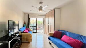 Cosy Flat near Golf Club - Heated Pool, Terrace, Garden, Wi-Fi