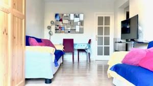 Cosy Flat near Golf Club - Heated Pool, Terrace, Garden, Wi-Fi