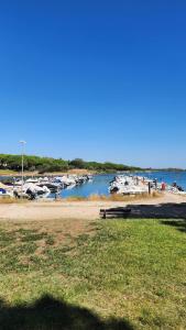 Ponant La Grande Motte Cosy Studio 4 pers Parking,Clim,piscine, Golf, Plage