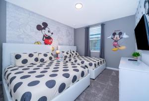 8885-101AN Champions Gate Condo & Game Room