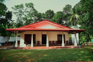 Coastal Grove Lodge