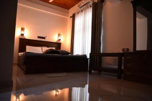 Coastal Grove Lodge