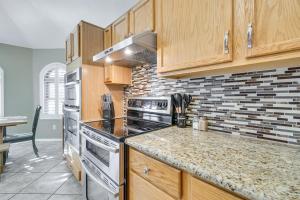 Grill, Fire Pit and Pool Lake Havasu City Home!