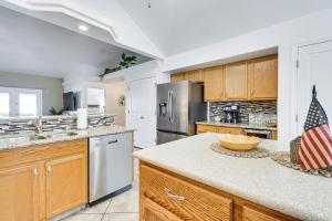 Grill, Fire Pit and Pool Lake Havasu City Home!