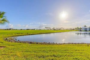 Rare New 2 bed 2 bath Golf View in Naples