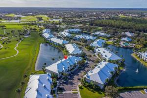 Rare New 2 bed 2 bath Golf View in Naples