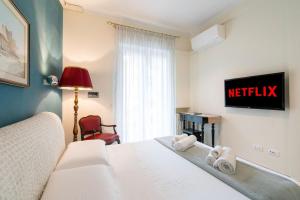 Vatican City Historic Center -Luxury Flat with Garden and Private Parking