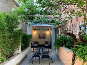 Vatican City Historic Center -Luxury Flat with Garden and Private Parking