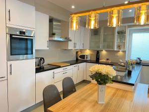 IsaBellescale - Fully equipped house 2km from Brussels South Airport