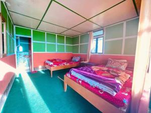 Munal Homestay - Megher Kole