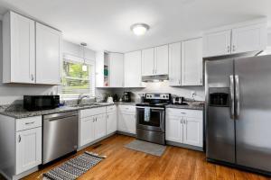 Modern Charm and Garden View