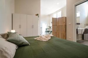 Charming Guest Room in Frassino with Private Entrance