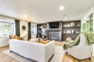 Private Pool and Hot Tub Luxe Unit Near UTA Train!