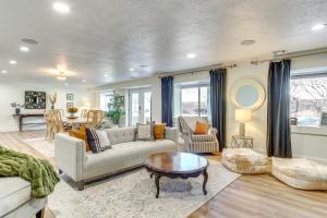 Private Pool and Hot Tub Luxe Unit Near UTA Train!